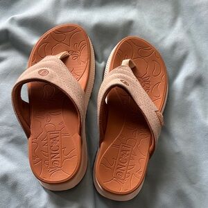 Oncai sandals 7.5